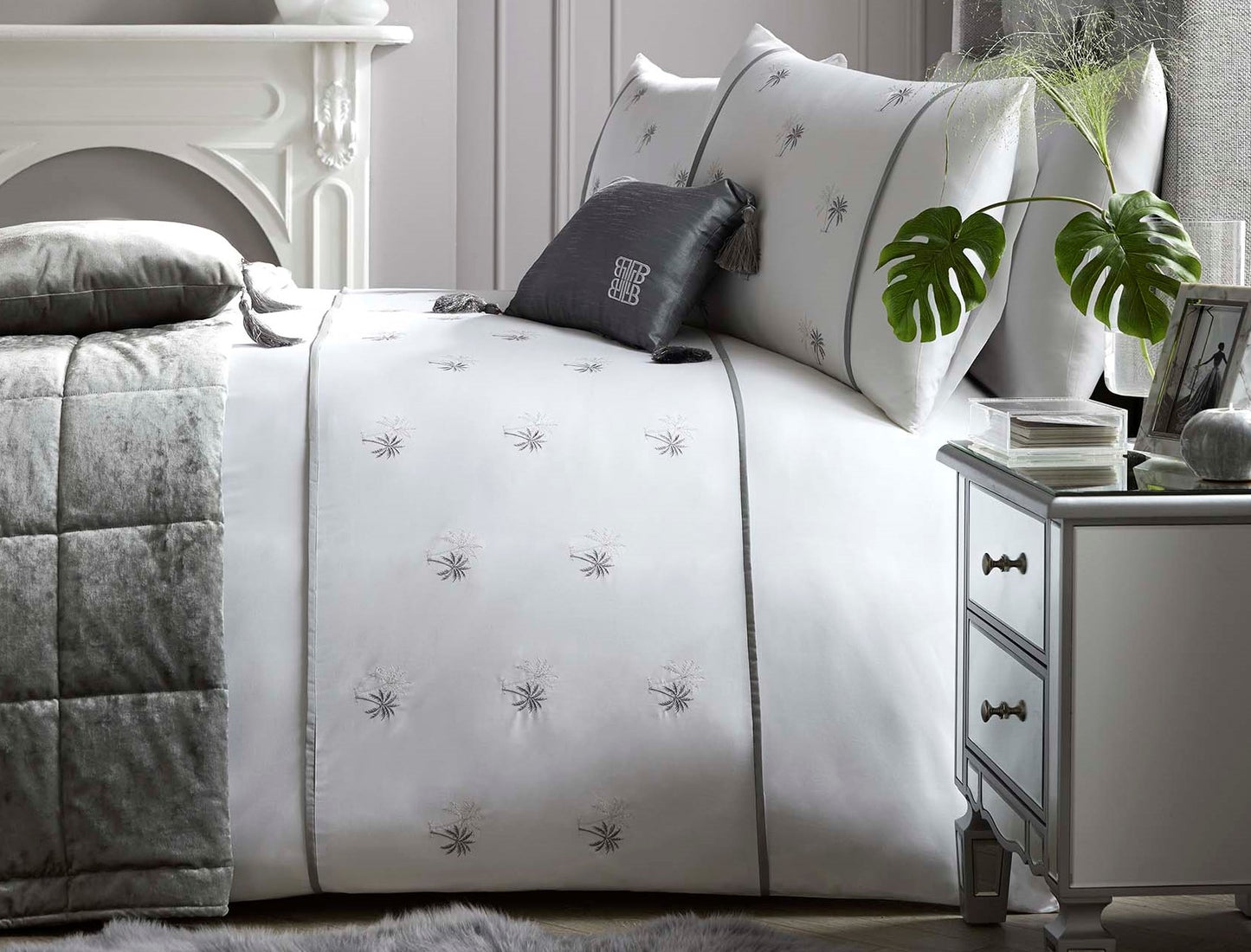 Midnight at the Oasis Embroidered Quilt Cover Set White CLEARANCE